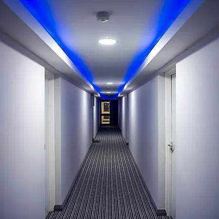 Mansa 4* Bradford (West Yorkshire)